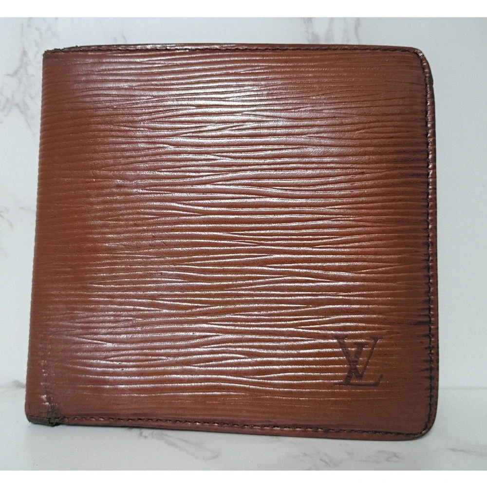 LOUIS VUITTON Vintage Marco Epi Brown Leather Unisex Bifold Wallet